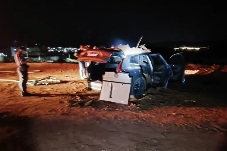 Juiz é encontrado morto dentro de carro em chamas no interior