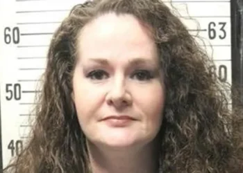 Christa Pike acorda “com raiva e confusa” após execução fracassada nos EUA