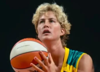 Ex-jogadora de basquete que inspirou filme da Disney morre aos 54 anos