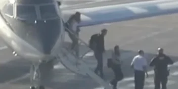 PF investiga como Flávio deixou o Brasil e diz que ele não é foragido. Veja vídeo