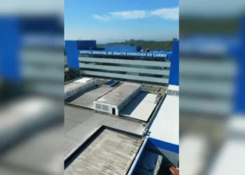 Torcedor é baleado em confronto de organizadas antes de Vasco x Flamengo