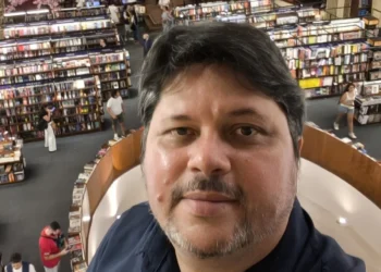 Governo da Argentina deporta jornalista brasileiro crítico de Javier Milei