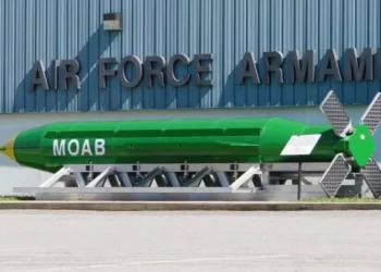 EUA: Trump cogita atacar Irã com “mãe de todas as bombas”, diz emissora