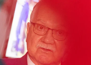 PF espera orientação de Fachin sobre cinco ministros no celular de Vorcaro