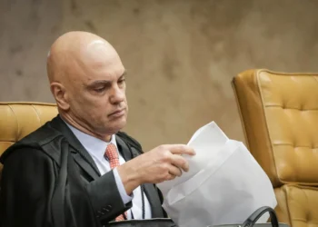 Moraes arquiva investigação contra Do Val, Allan dos Santos e Eustáquio
