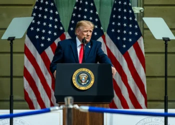 AGU pede que PF e PGR investiguem repasse de Trump à direita no Brasil